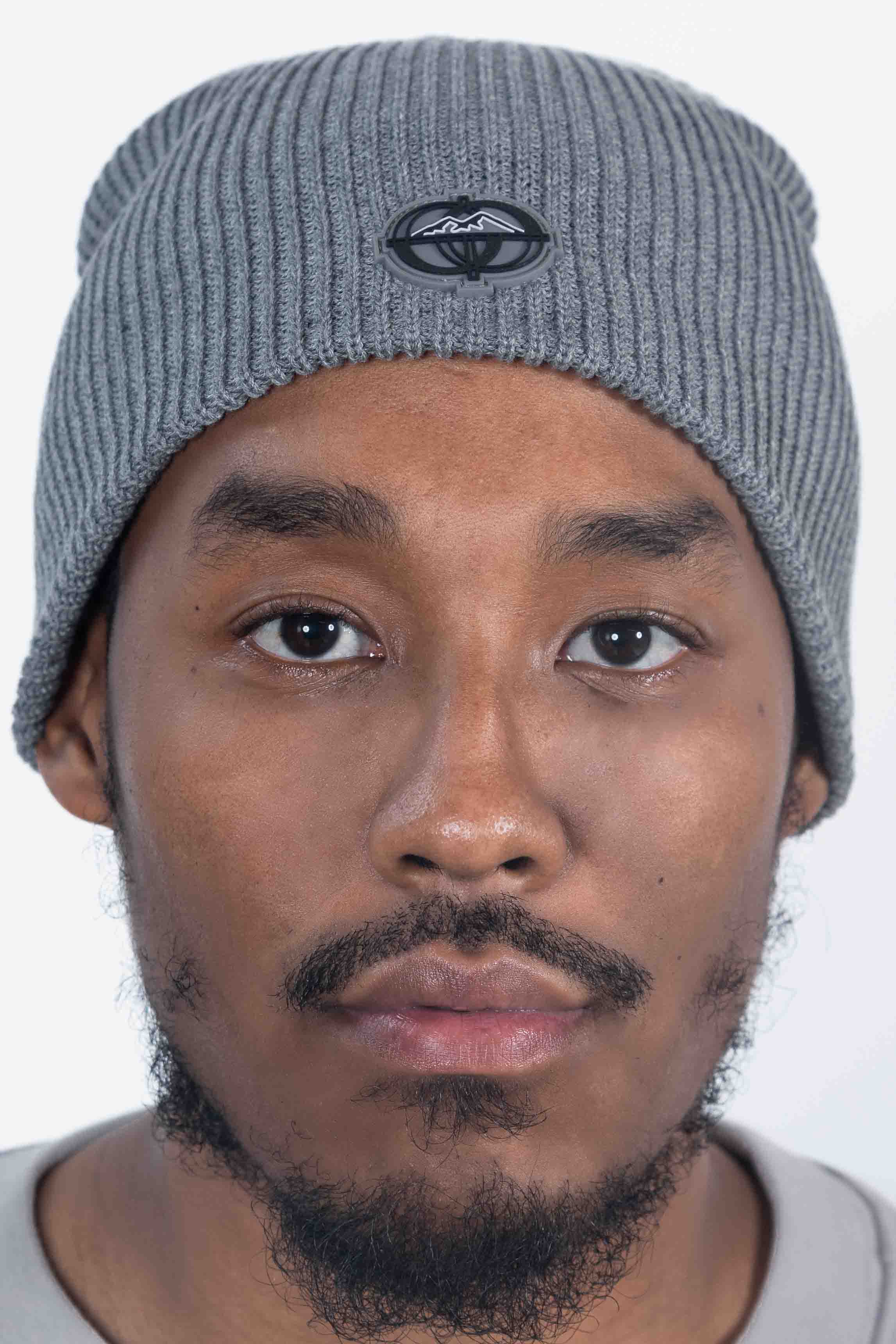 SKI BEANIE - GREY
