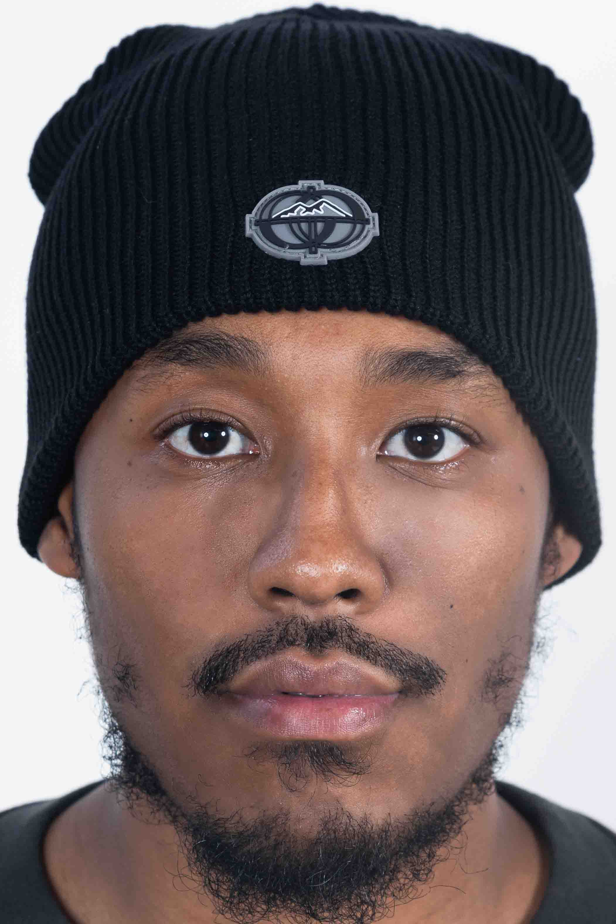 SKI BEANIE - BLACK