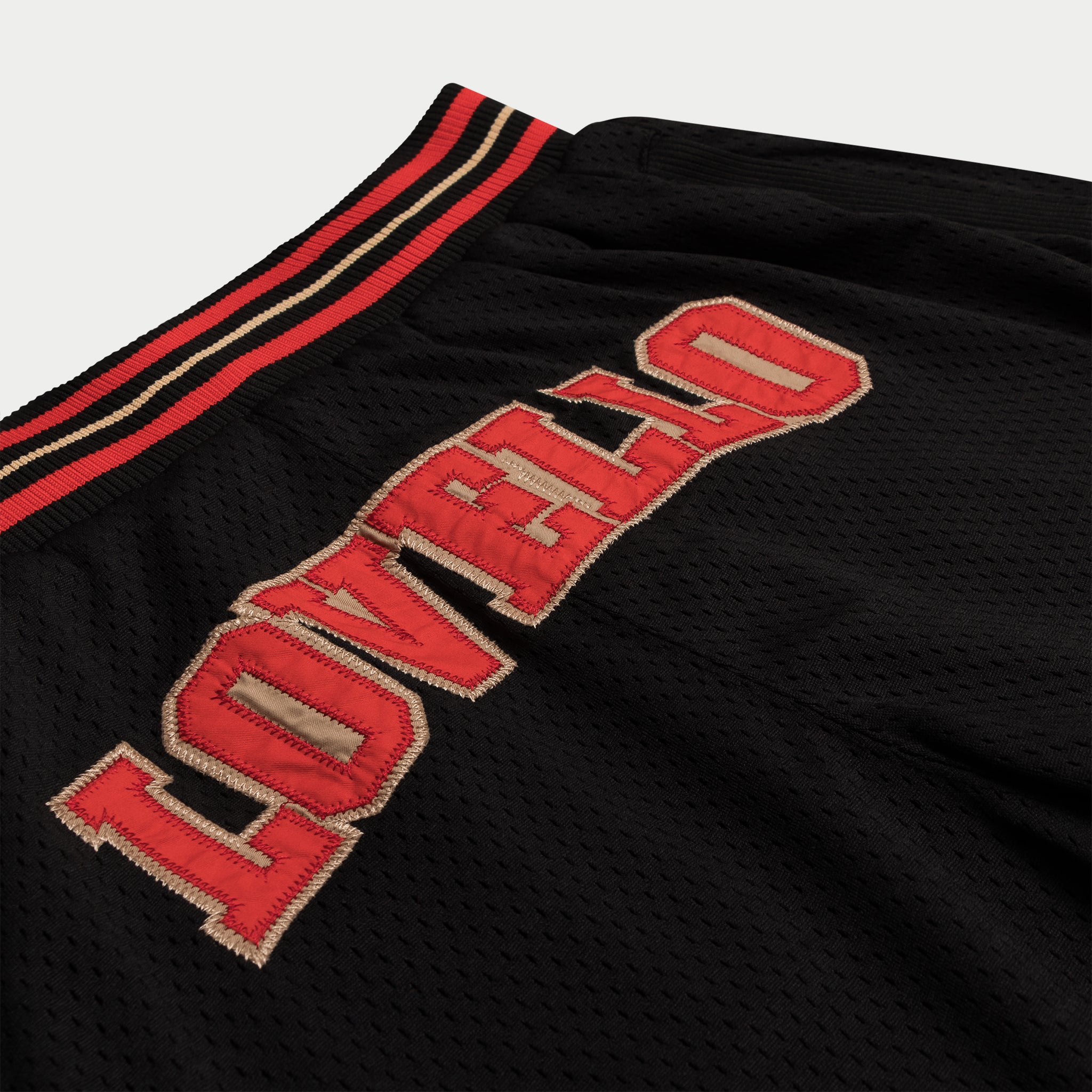 B-BALL SHORT - BLACK/RED